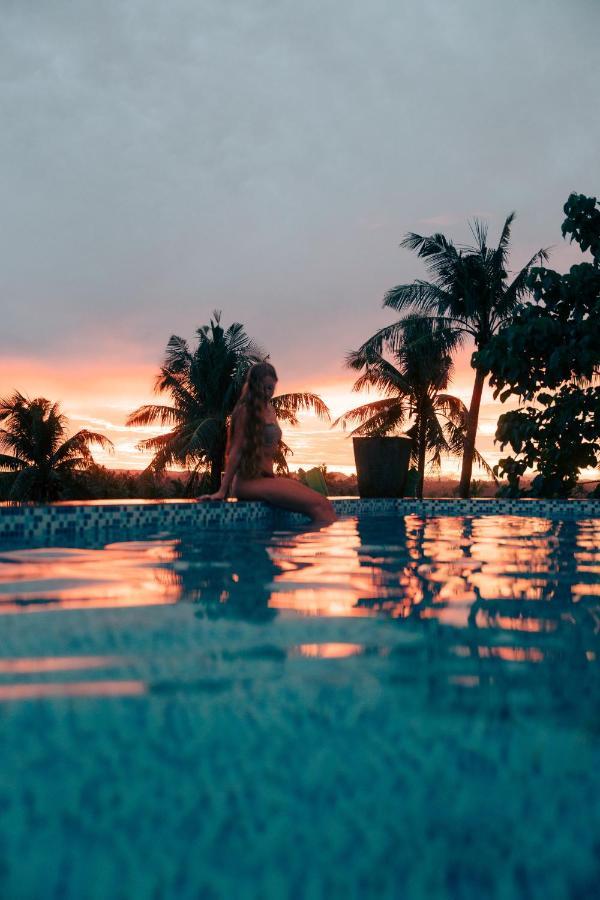 Lexias Hostel And Workspace - Siargao Catangnan エクステリア 写真